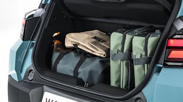 Dacia Spring 2026 - boots full