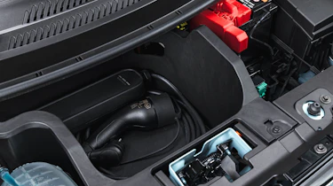 Dacia Spring 2026 - cable storage