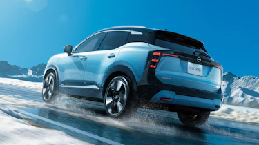 Nissan Kicks - rear