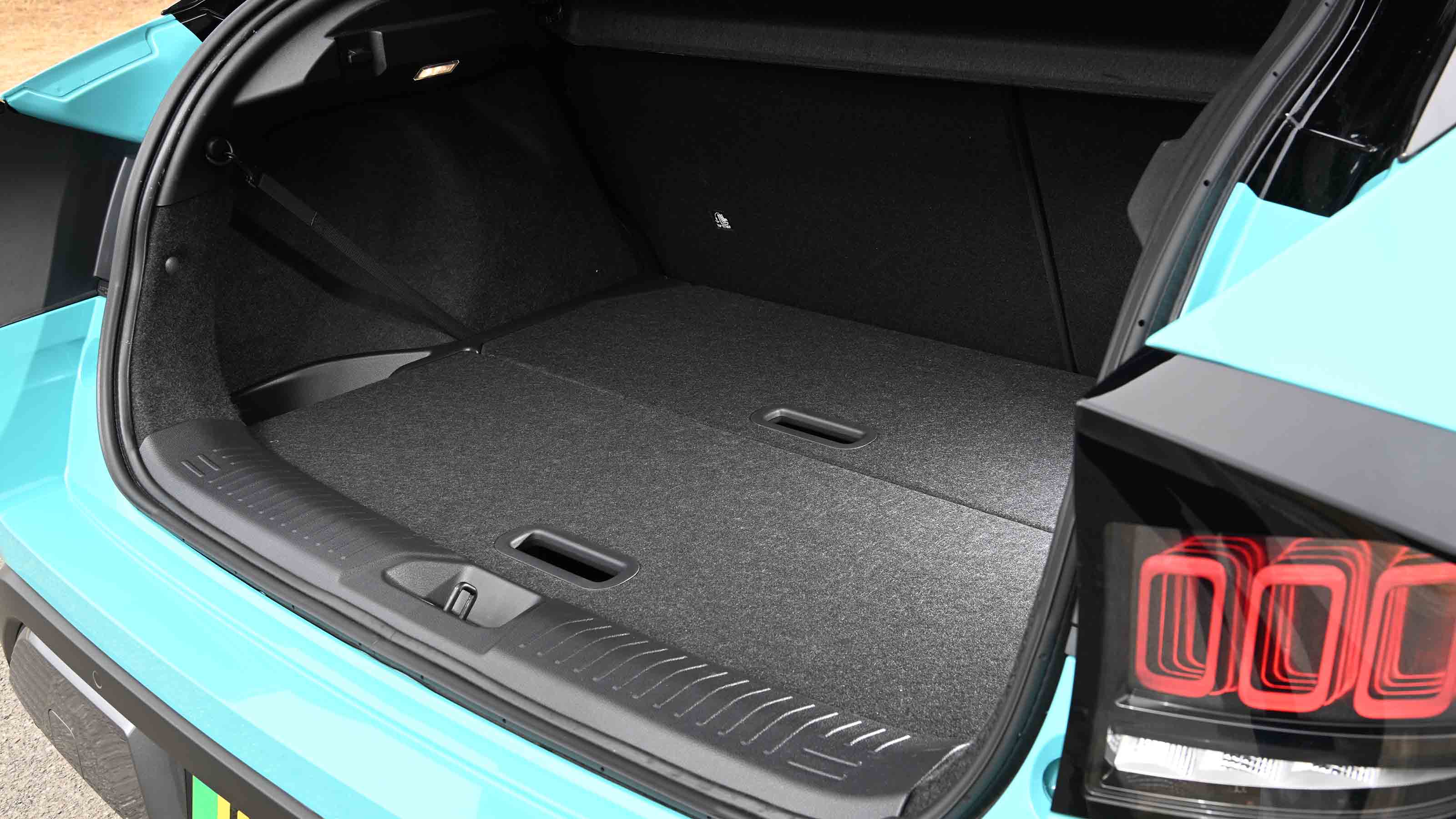 Nissan Leaf - boot