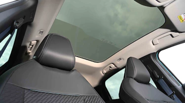 Nissan Leaf - panoramic glass roof