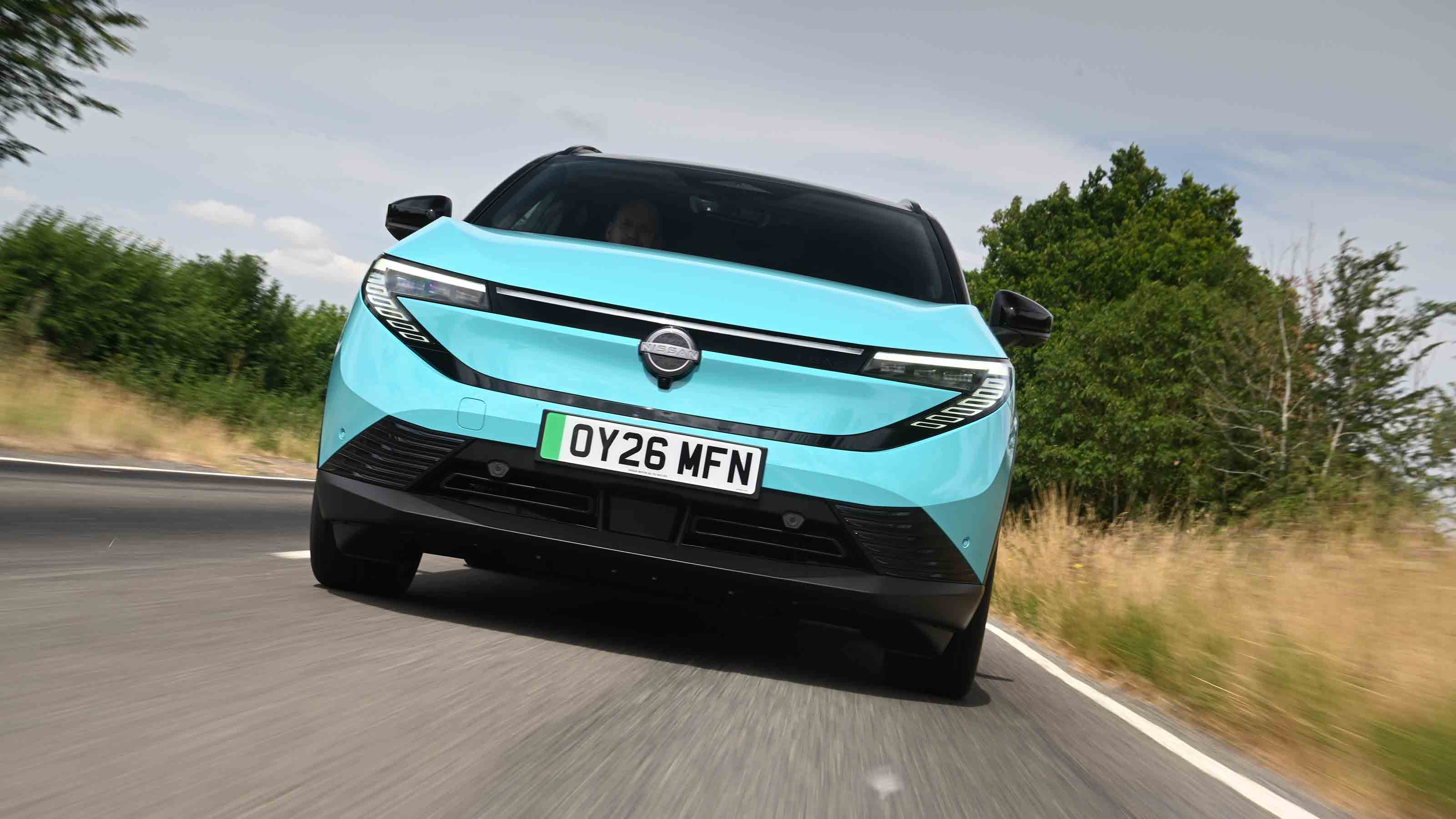 Nissan Leaf - front full width