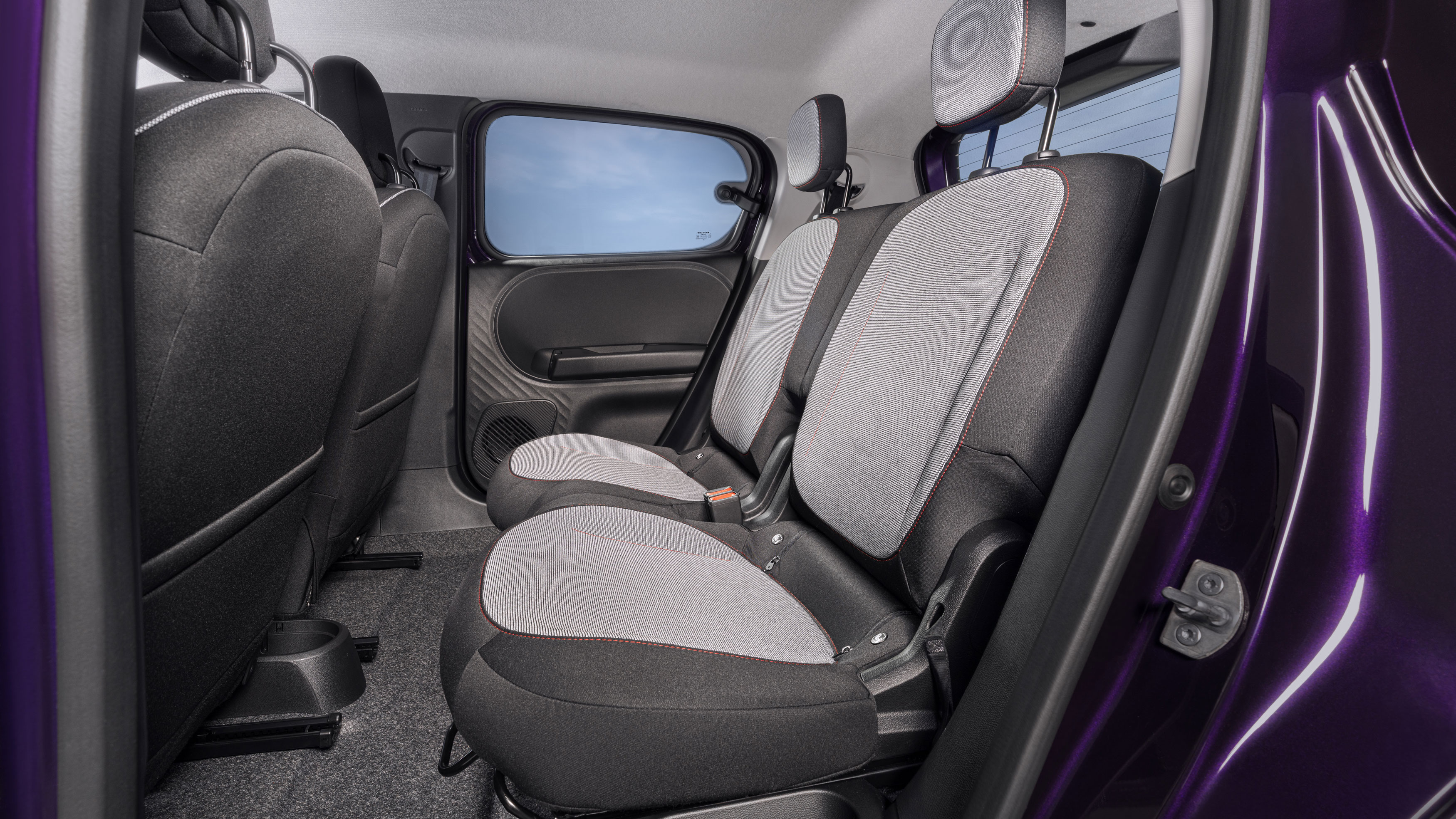Nissan Pixo - rear seats