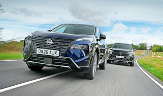 Peugeot 5008 vs Nissan X-Trail - front tracking