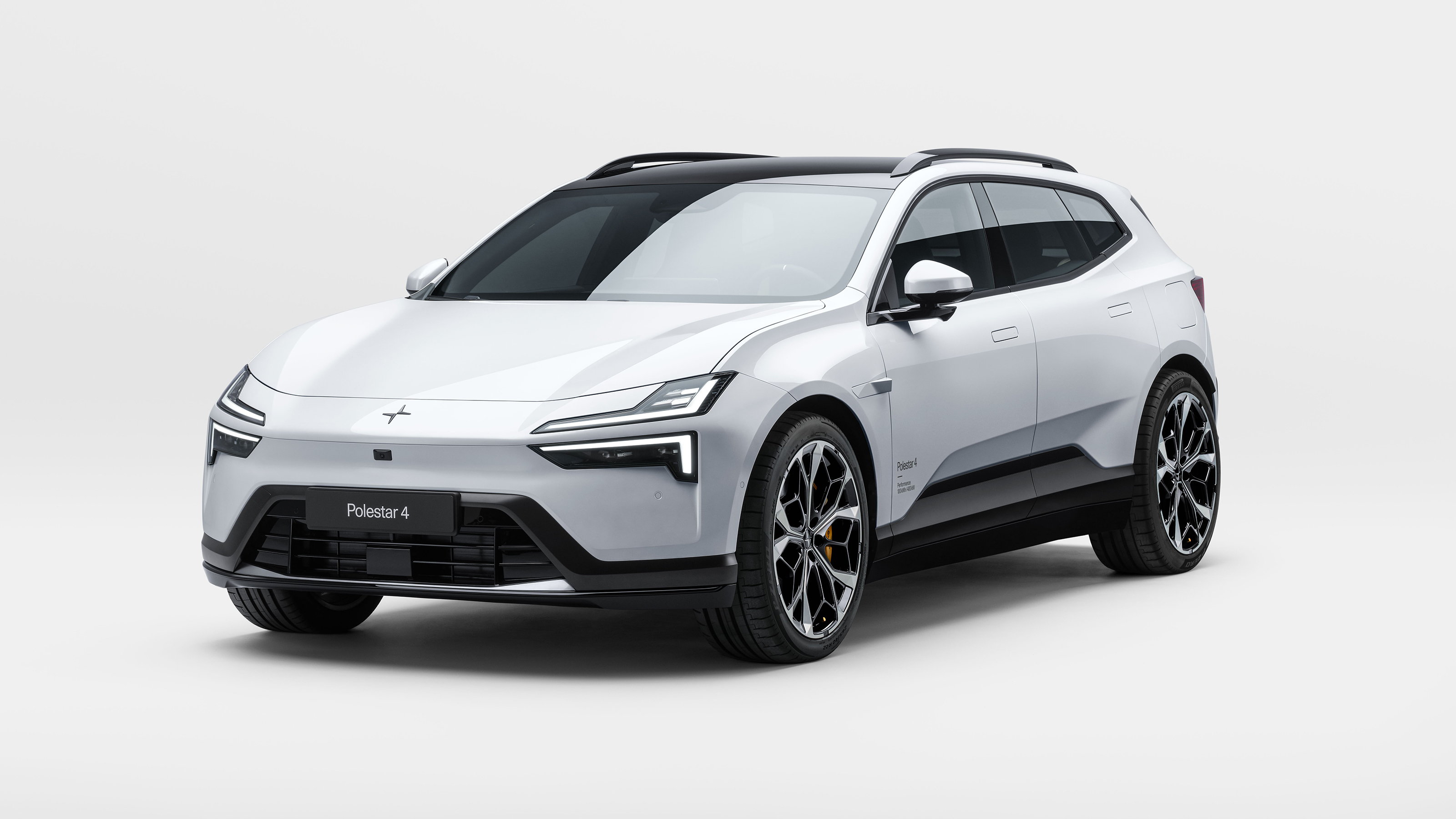 Polestar 4 - front 3/4 static