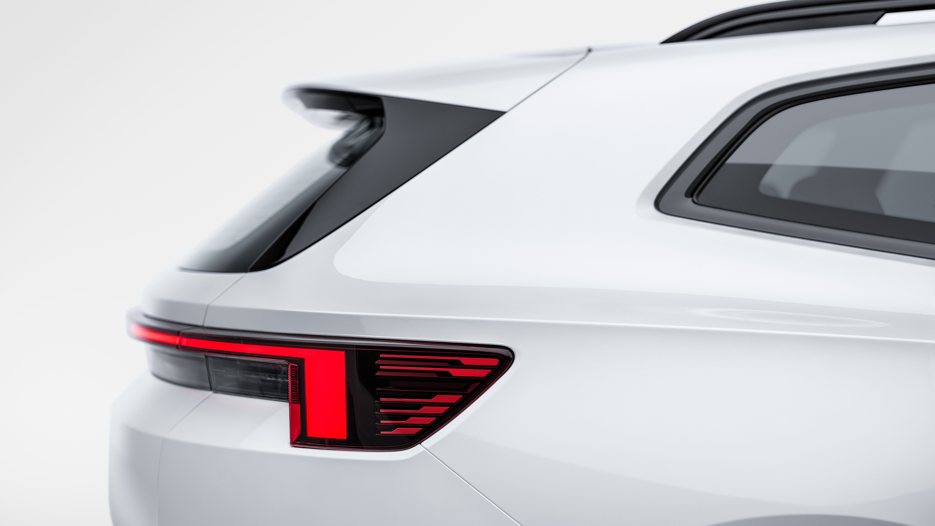 Polestar 4 - rear quarter