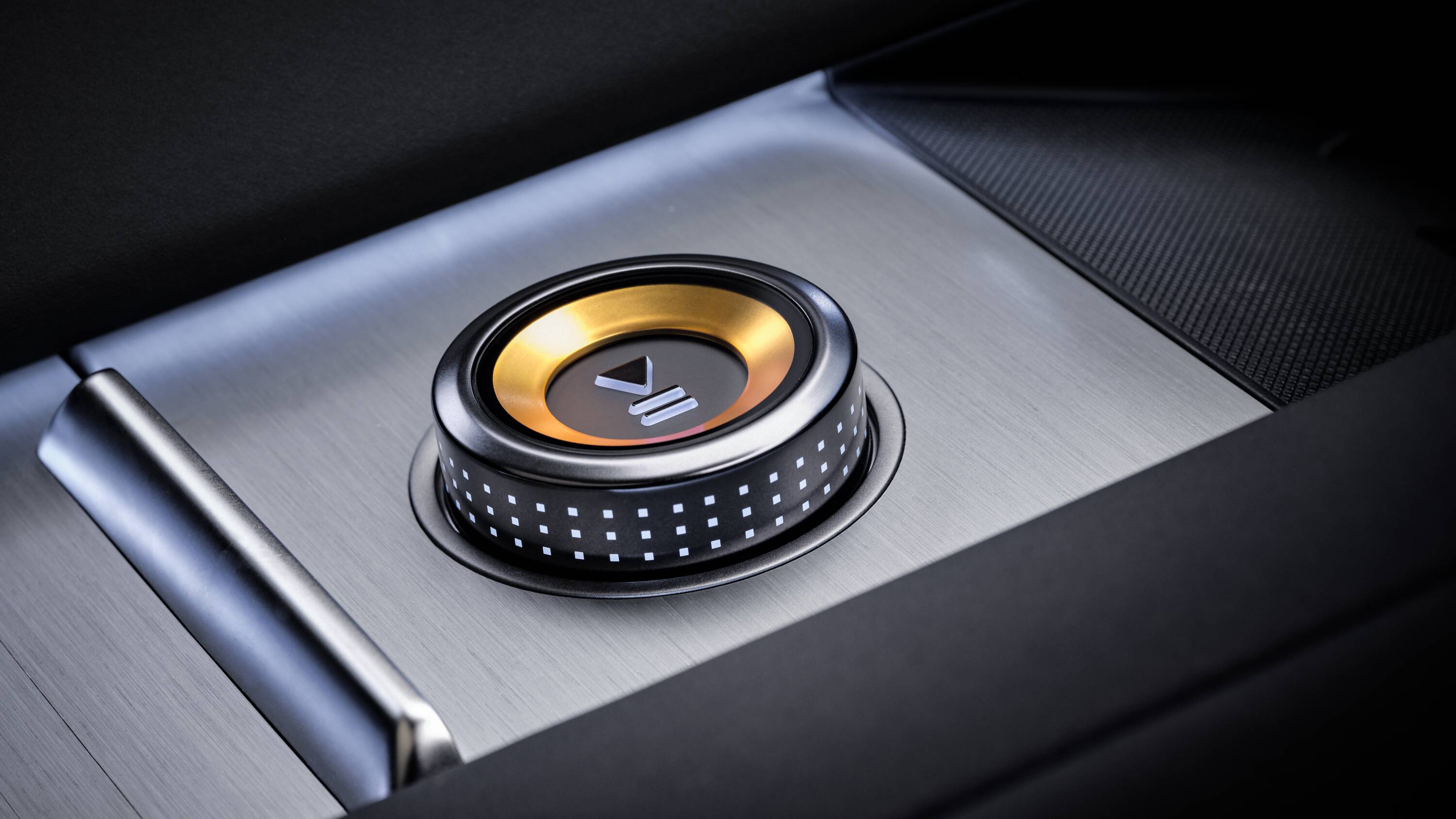 Polestar 4 - rotary controller