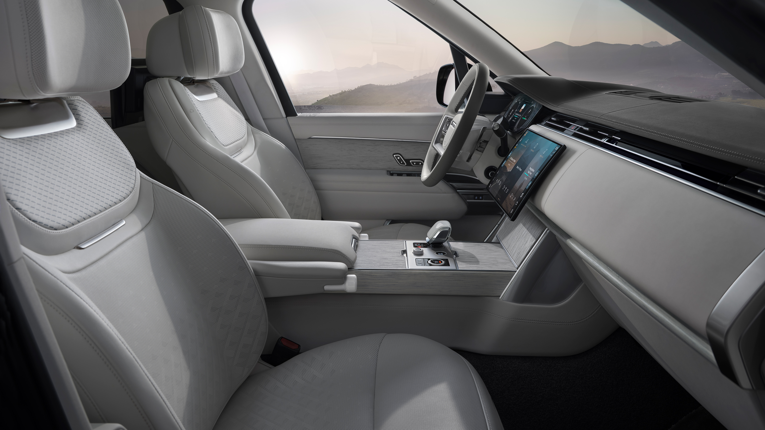 Range Rover Electric cabin