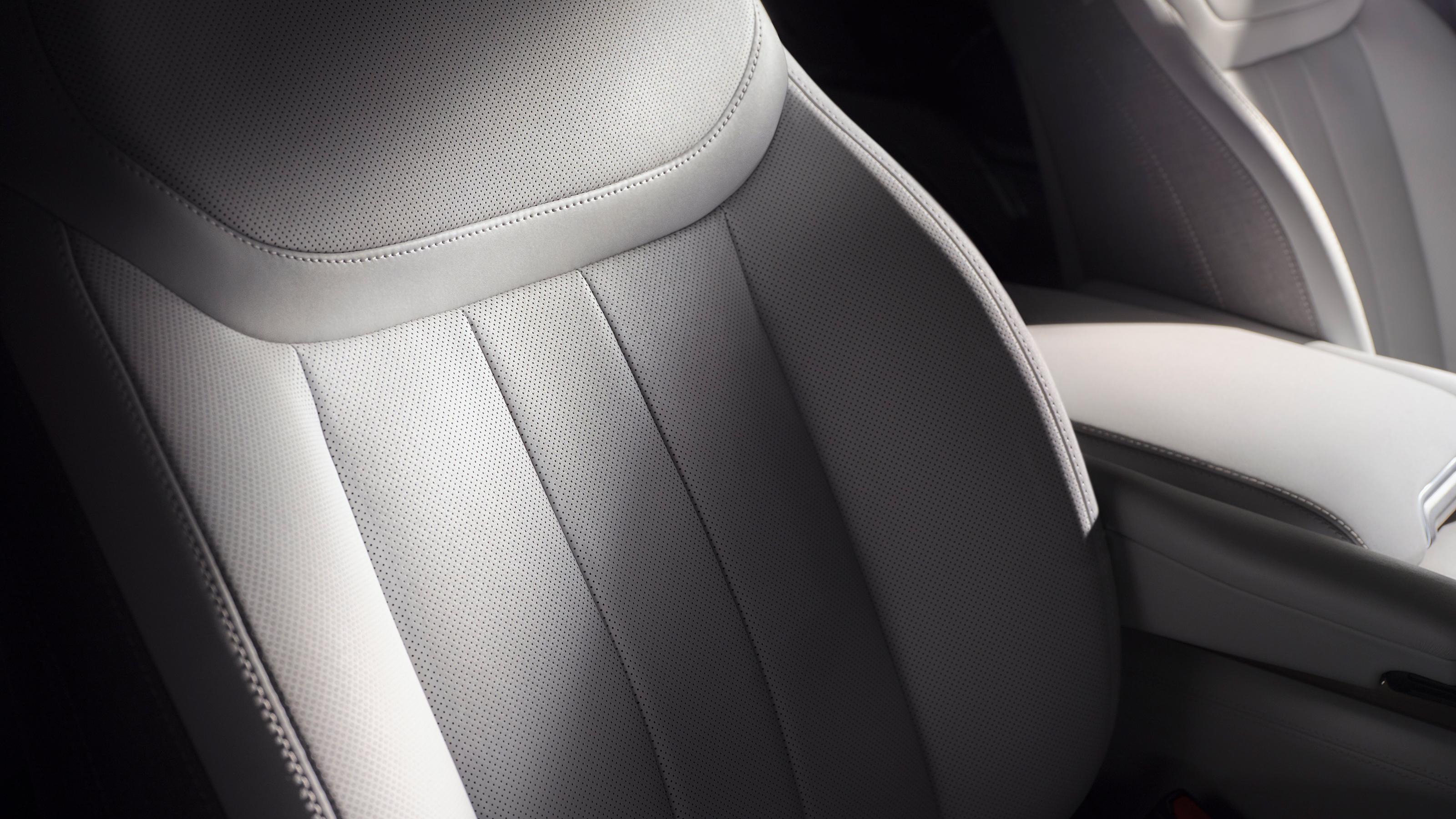 Range Rover Electric seats