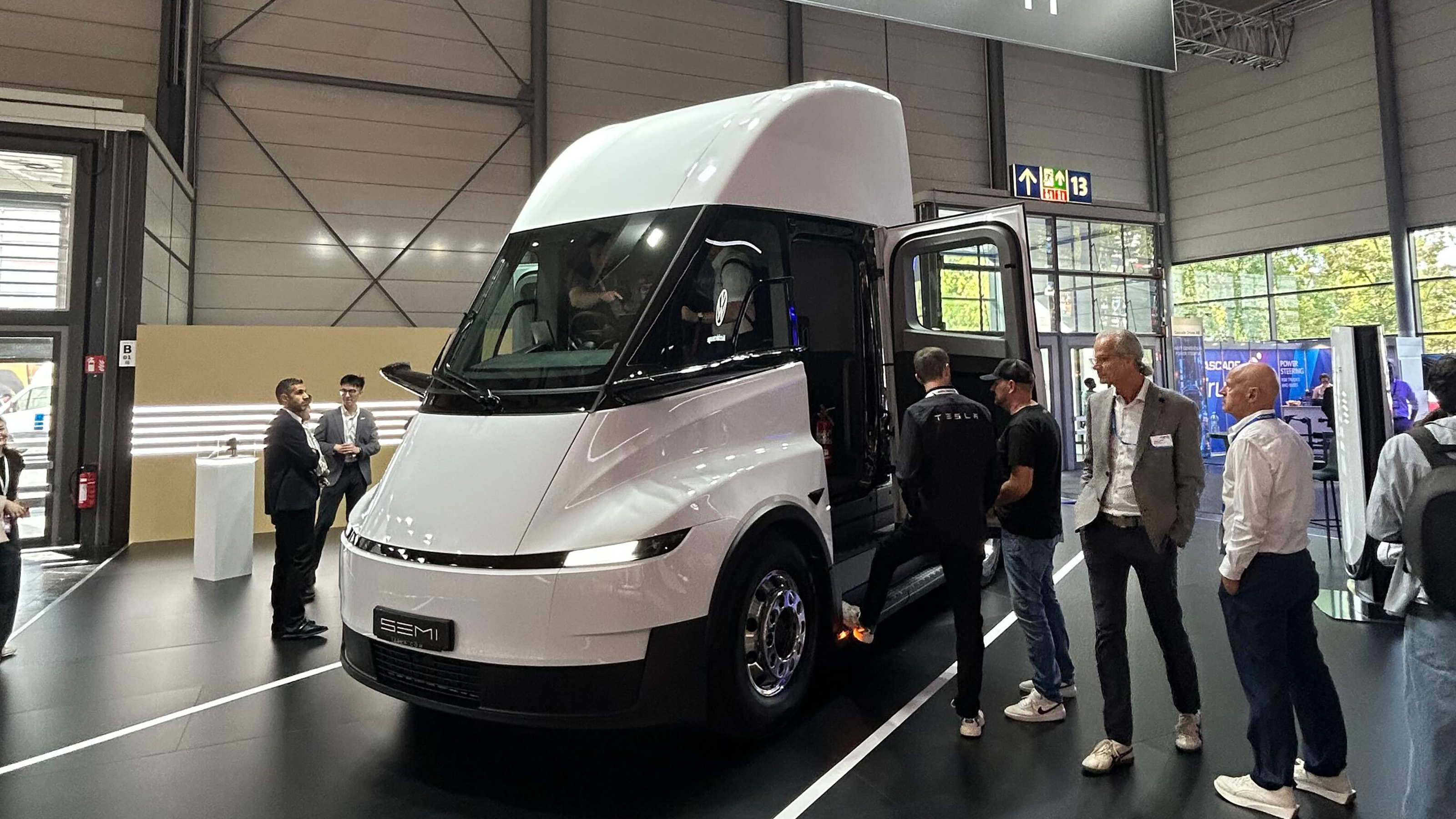 Tesla Semi - front angled