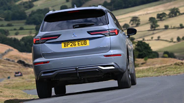 Mitsubishi Outlander - rear cornering