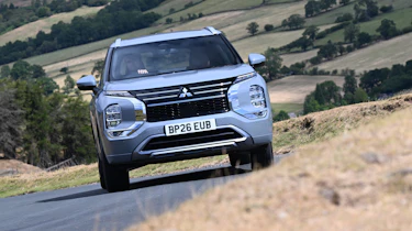 Mitsubishi Outlander - front cornering