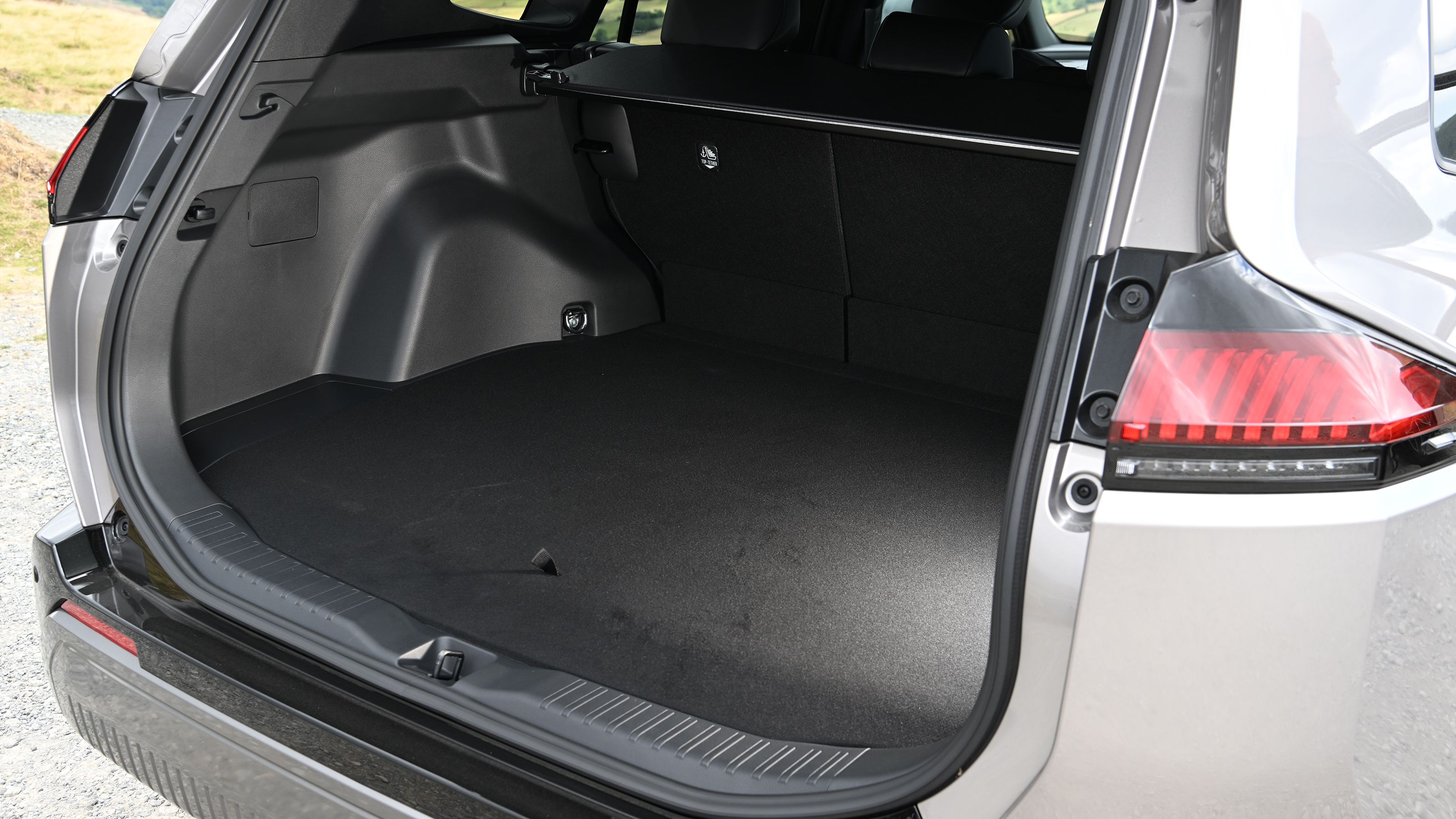 Toyota RAV4 - boot