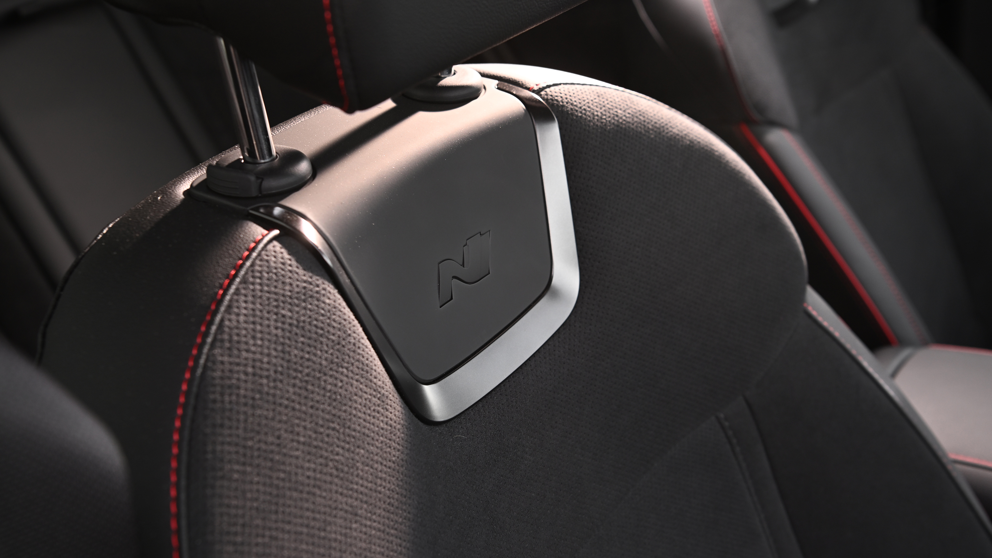 Hyundai Tucson - front seat