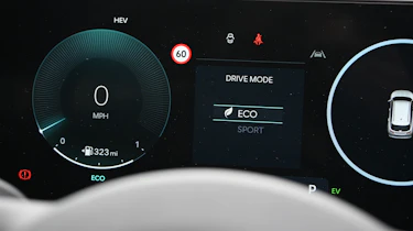 Hyundai Tucson - driver's display