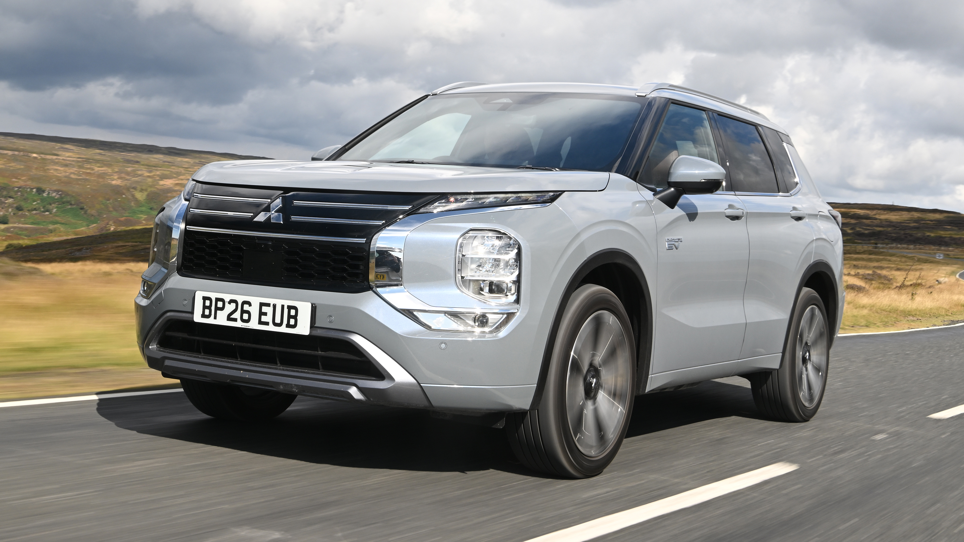 Mitsubishi Outlander - front tracking