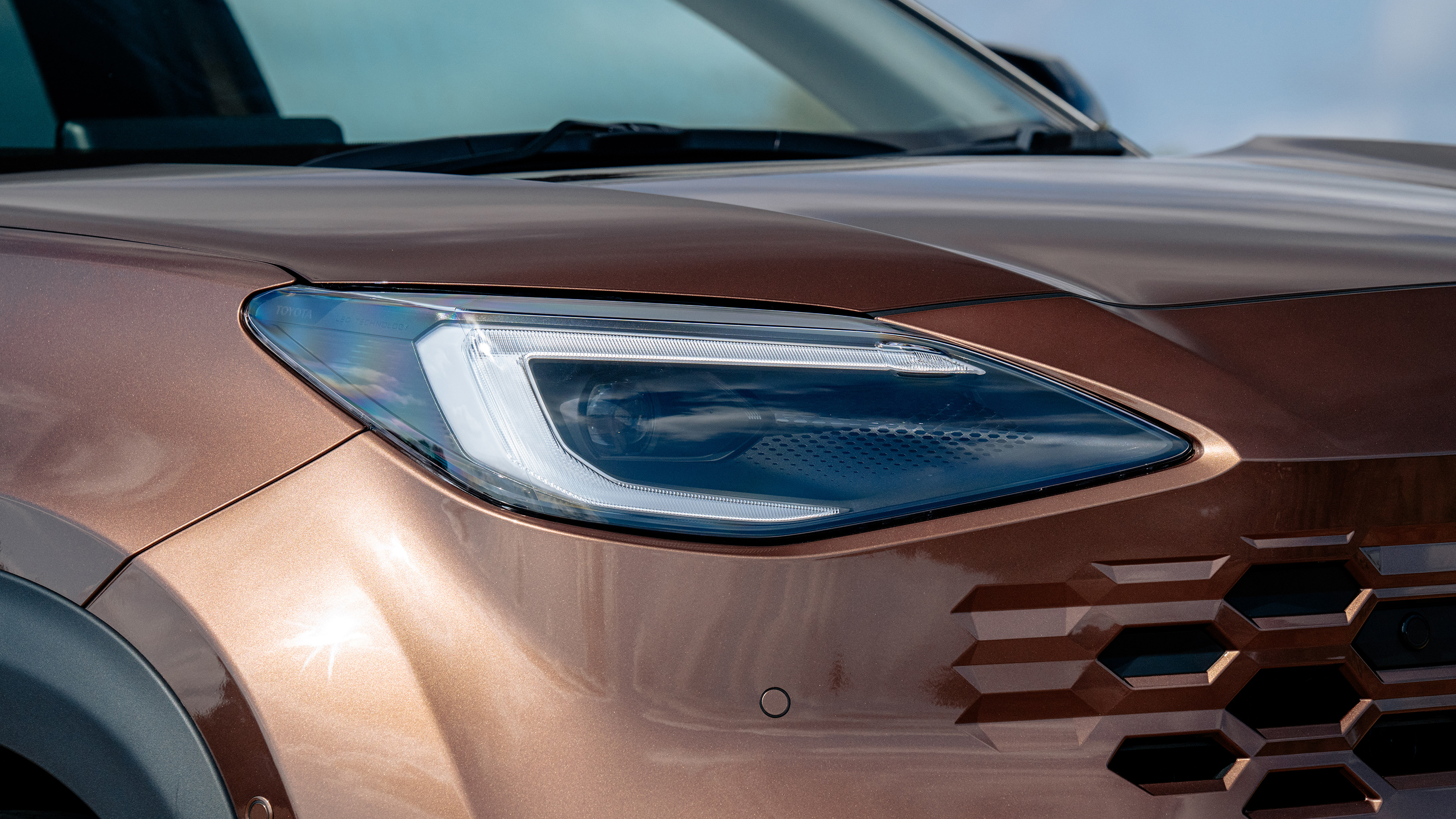 Toyota Yaris Cross facelift - headlight