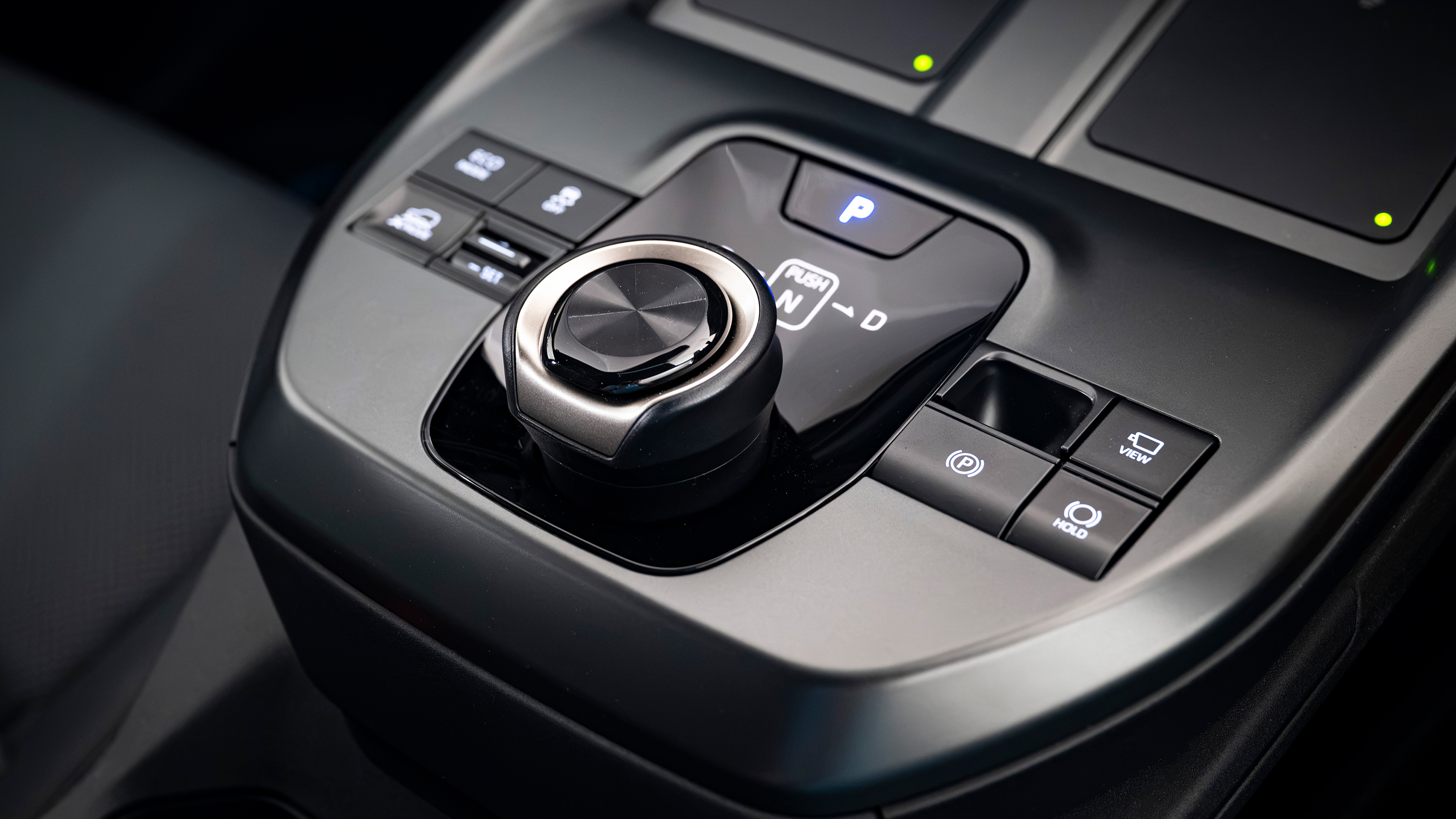 Toyota bZ4X Touring - gear selector