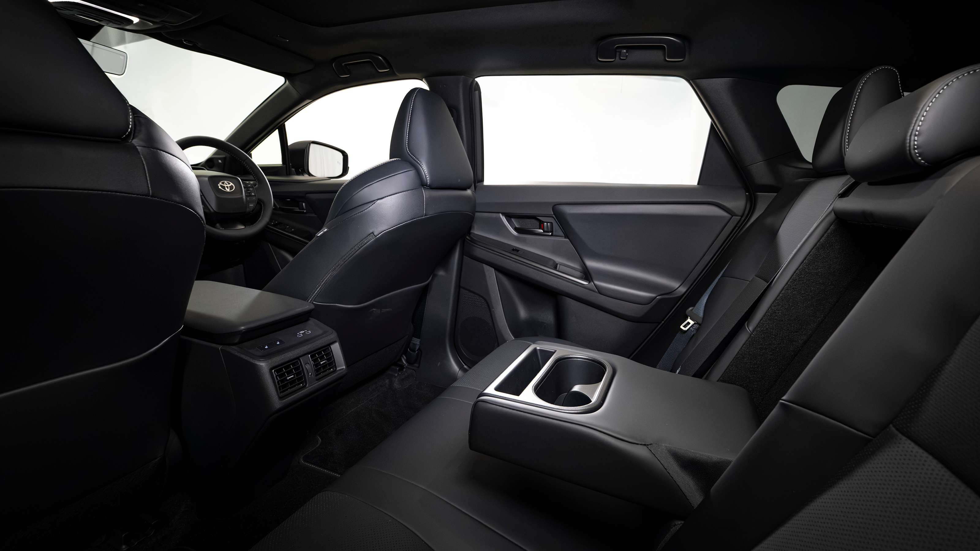 Toyota bZ4X Touring - rear seats