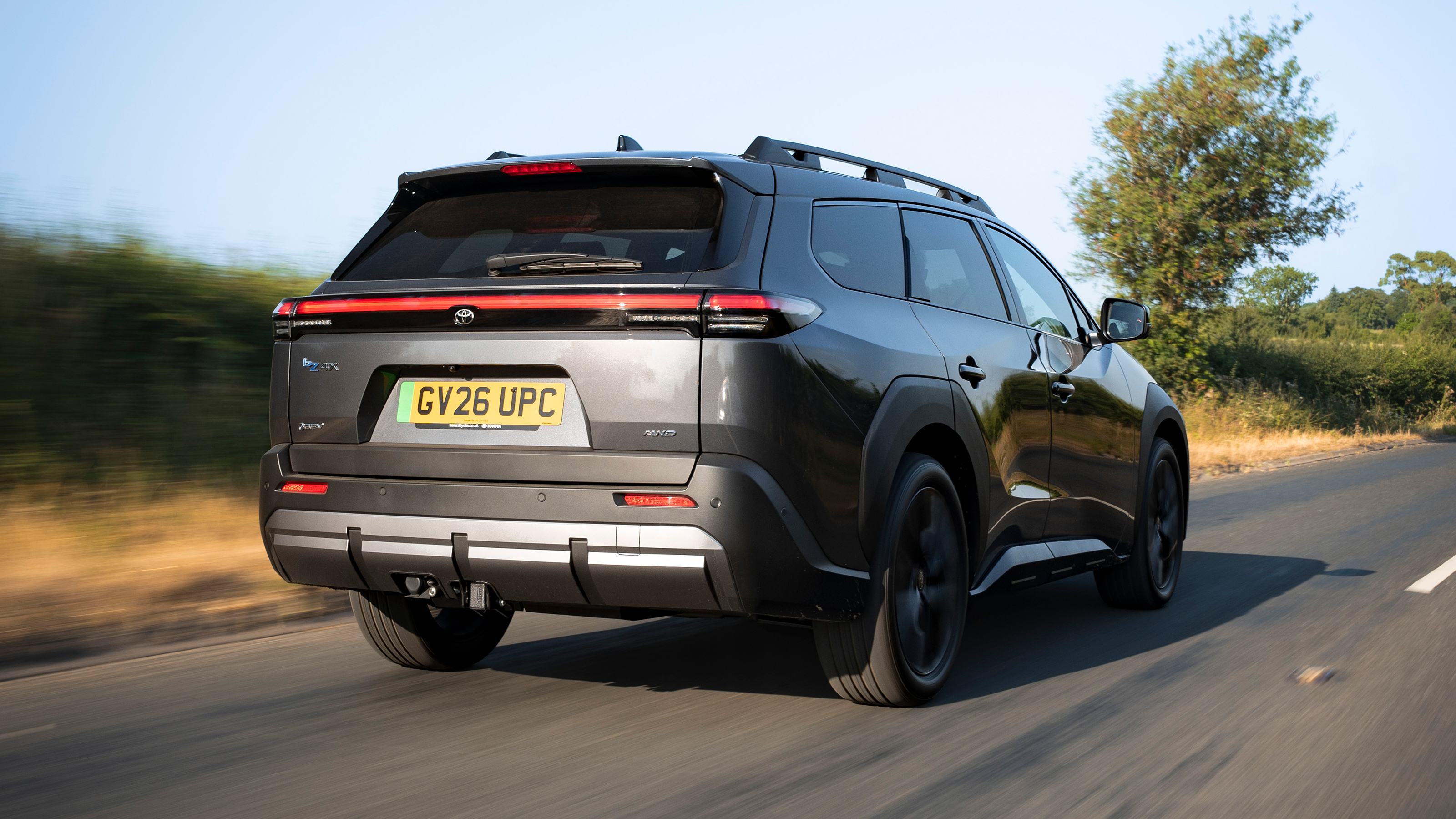 Toyota bZ4X Touring - rear tracking