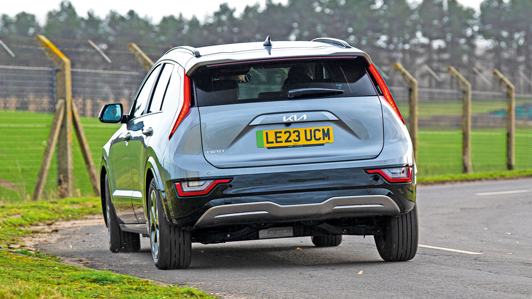 Used Kia Niro Mk2 - rear cornering