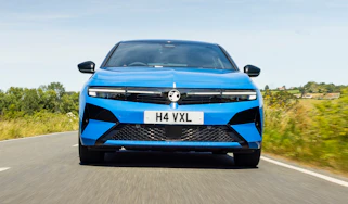 Vauxhall Astra manual - blue hatch front end