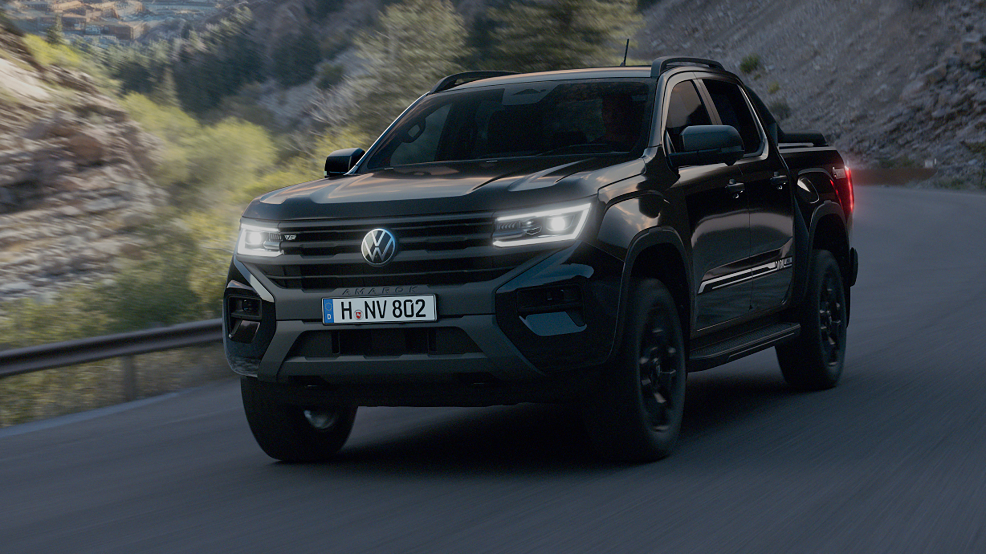 Volkswagen Amarok Dark Label - front action