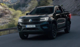 Volkswagen Amarok Dark Label - front action