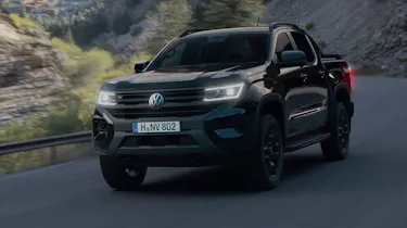 Volkswagen Amarok Dark Label - front action