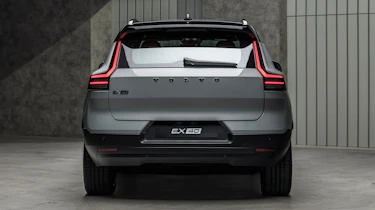 Volvo EX40 facelift - full rear