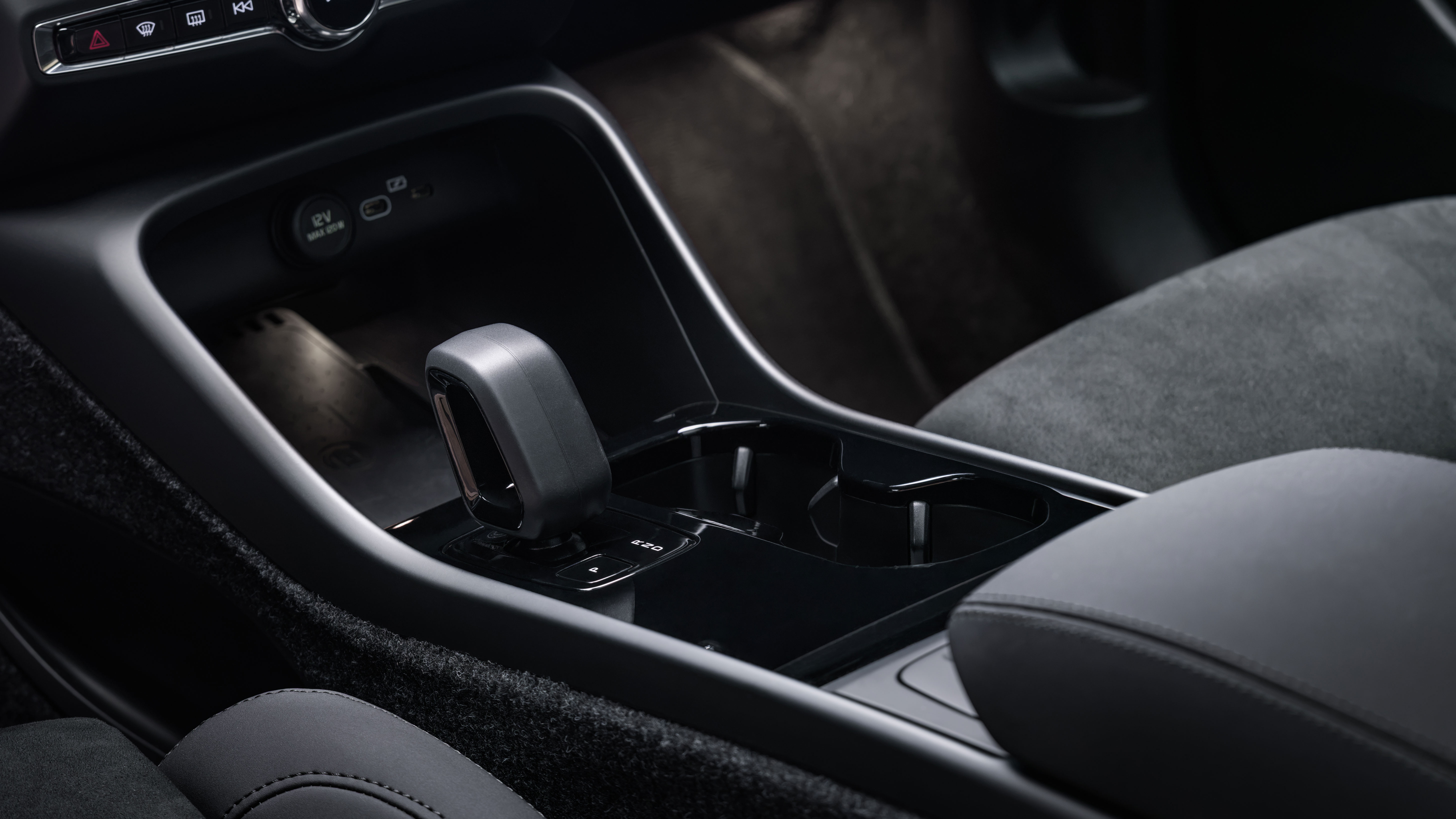 Volvo EX40 facelift - transmission