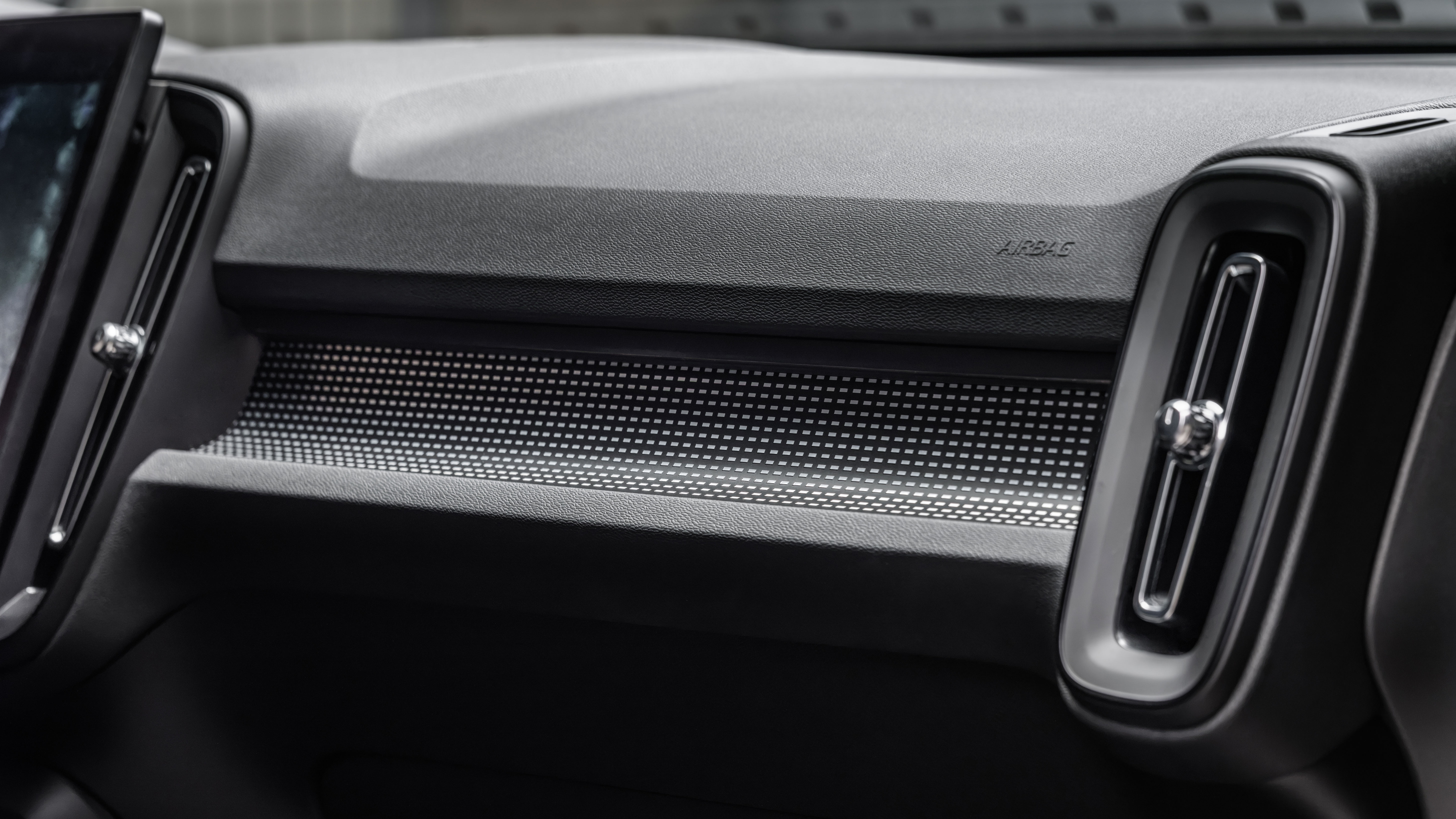 Volvo EX40 facelift - interior detail