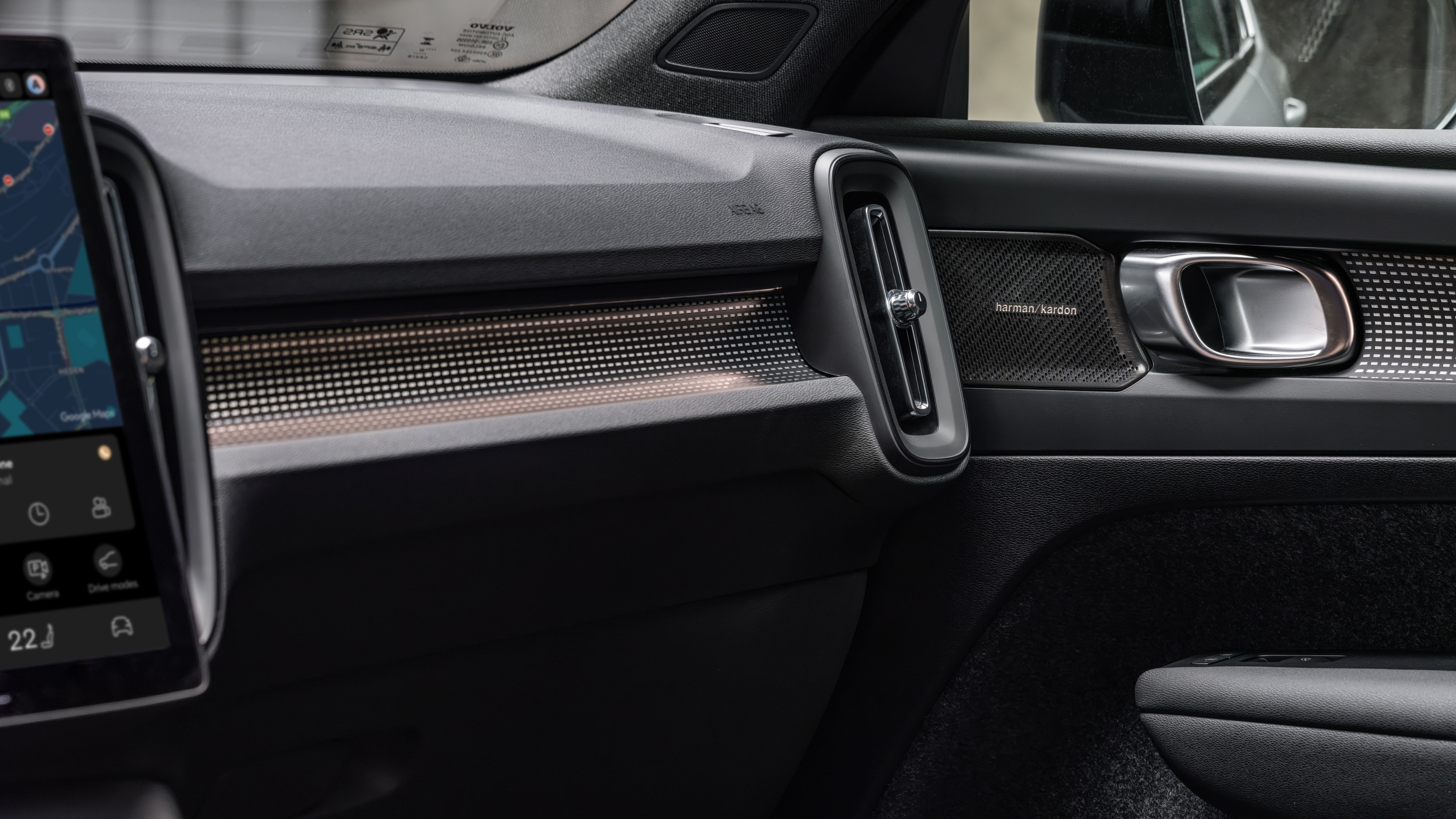 Volvo EX40 facelift - trim
