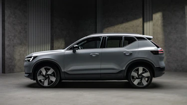 Volvo EX40 facelift - side