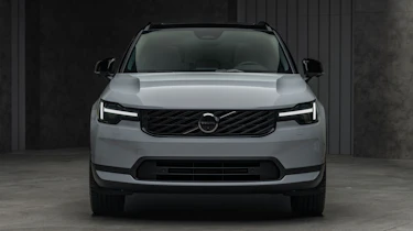 Volvo XC40 facelift - full front