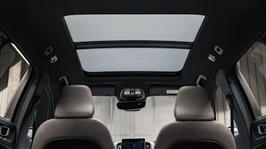 Volvo XC40 facelift - roof