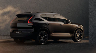 Volvo XC40 facelift - rear black