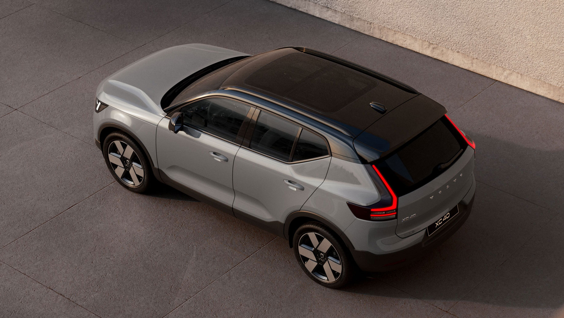Volvo XC40 facelift - above