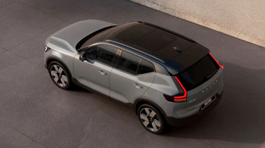 Volvo XC40 facelift - above