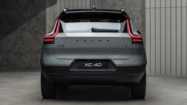 Volvo XC40 facelift - full rear