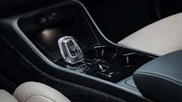 Volvo XC40 facelift - transmission