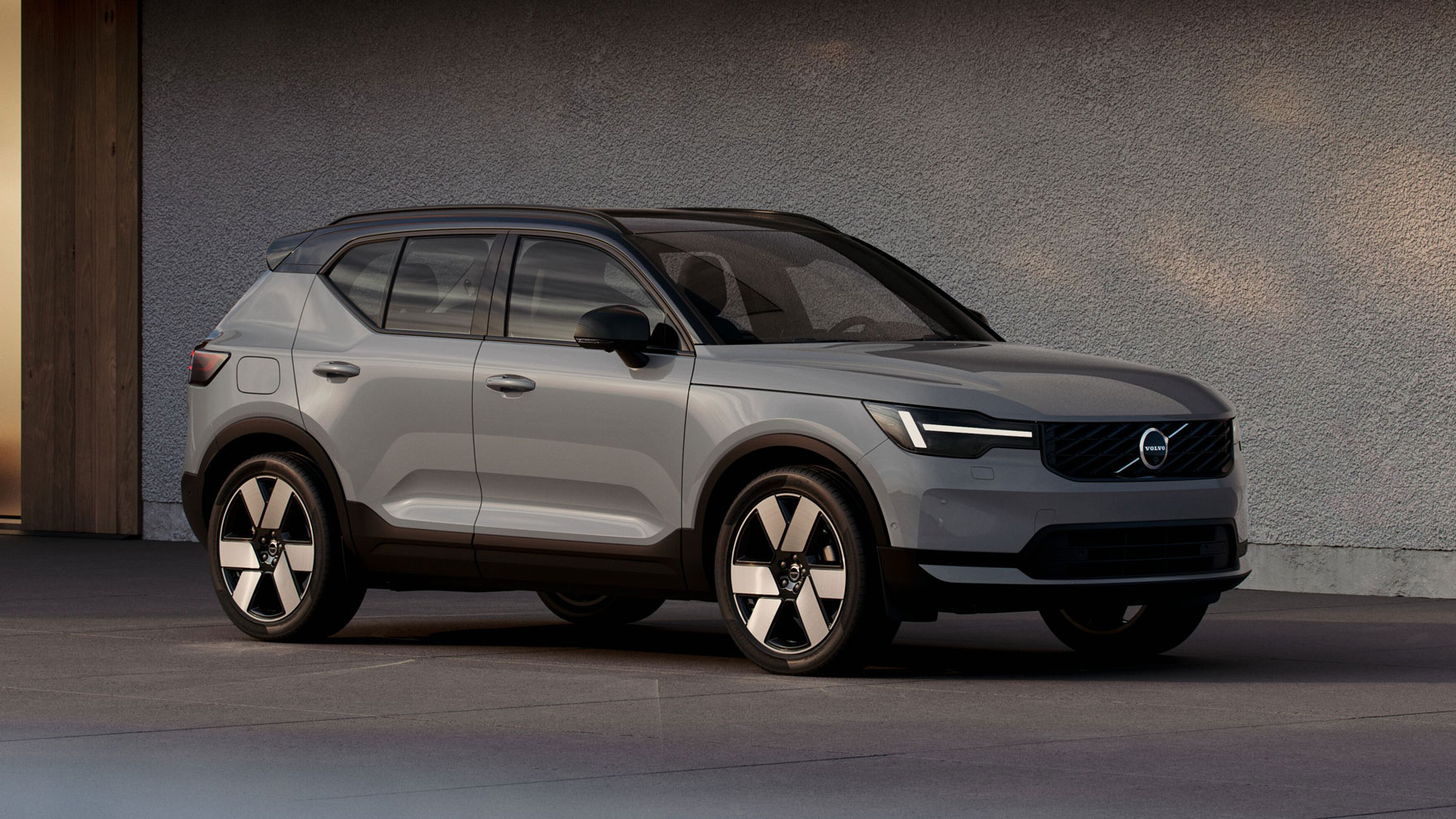 Volvo XC40 facelift - front