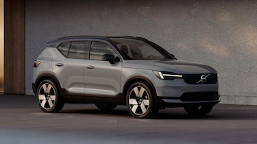 Volvo XC40 facelift - front