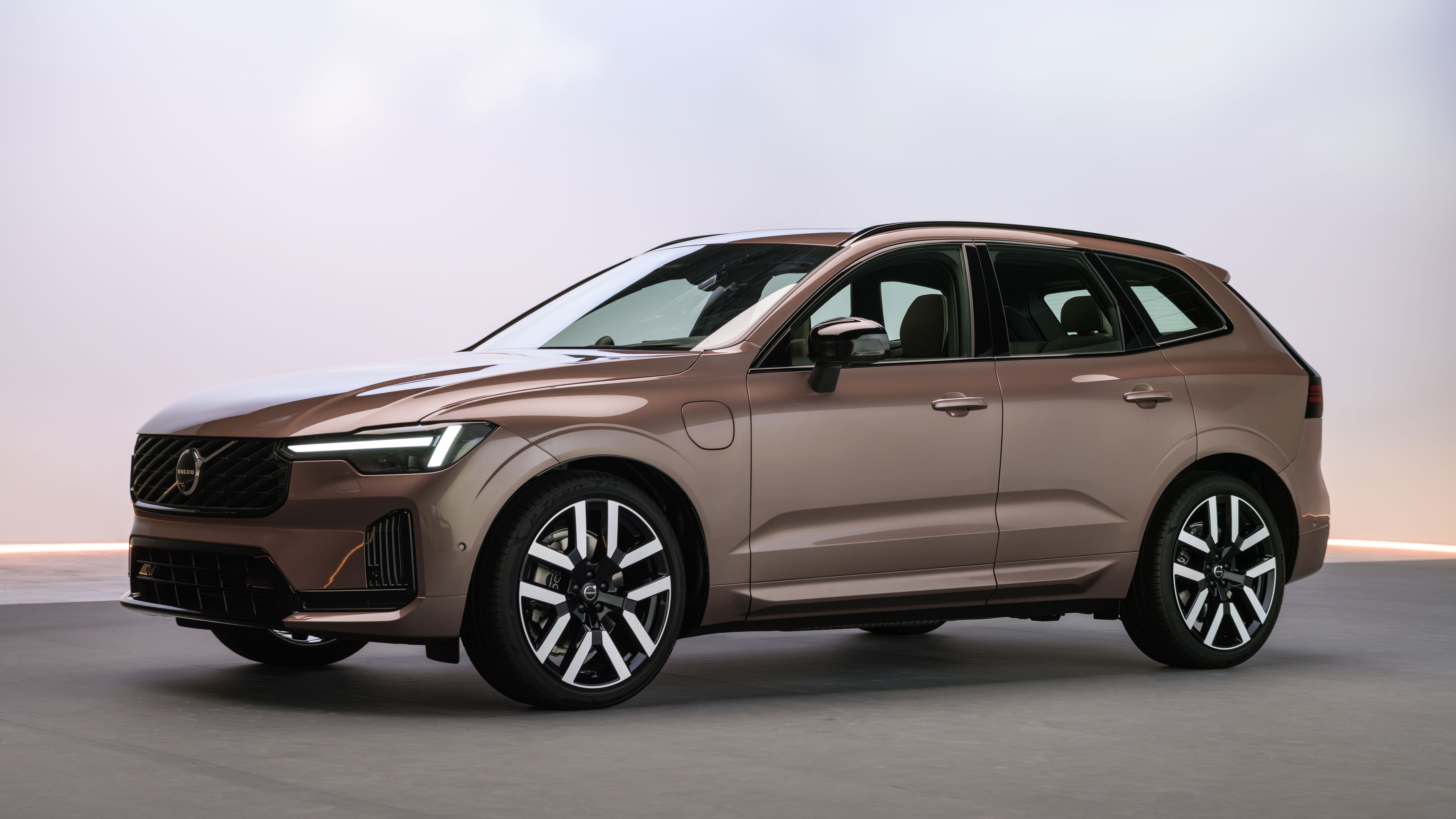 Volvo XC60 facelift 2026 - front