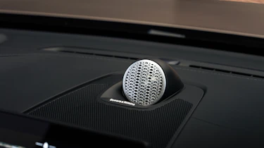 Volvo XC60 facelift 2026 - speaker