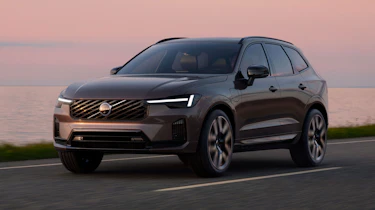 Volvo XC60 facelift 2026 - front action