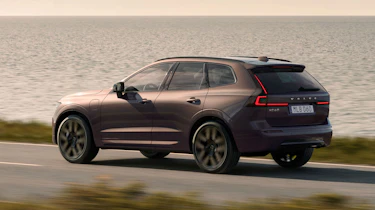 Volvo XC60 facelift 2026 - rear action