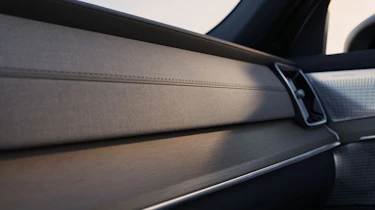 Volvo XC90 facelift - trim