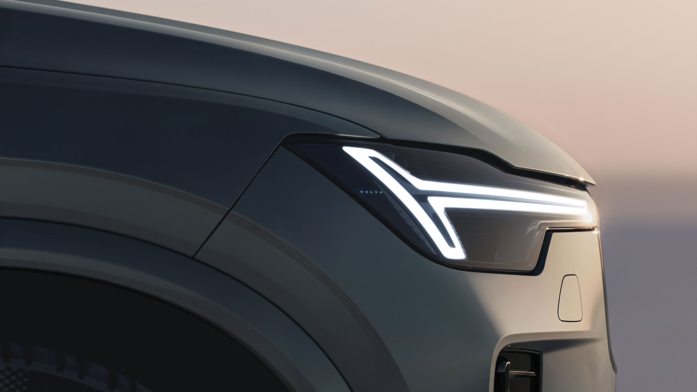 Volvo XC90 facelift - light