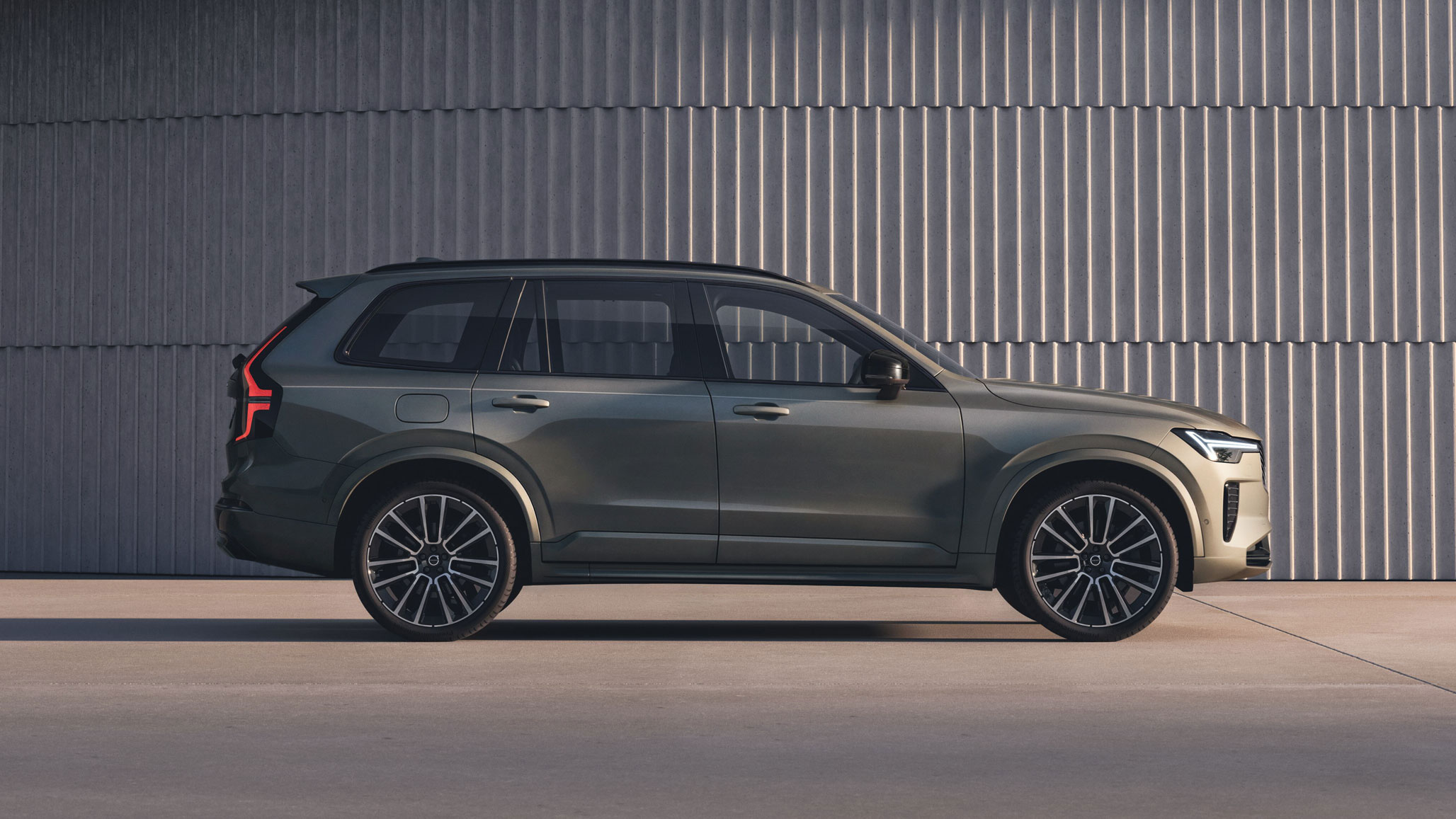 Volvo XC90 facelift - side